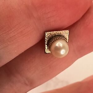 Textured Gold Tone Pearl Design Quality Vintage Tie Tack Lapel Pin American